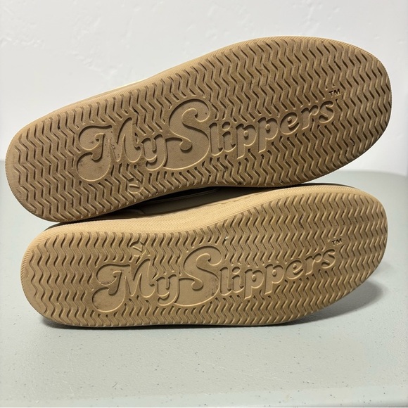 My Slippers by My Pillow Women's Moccasin Slip On Loafer Size 7 Leather Upper - Picture 8 of 9